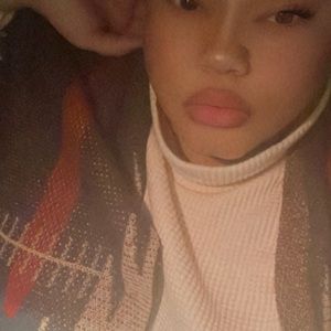 Meet your Posher, Alicia